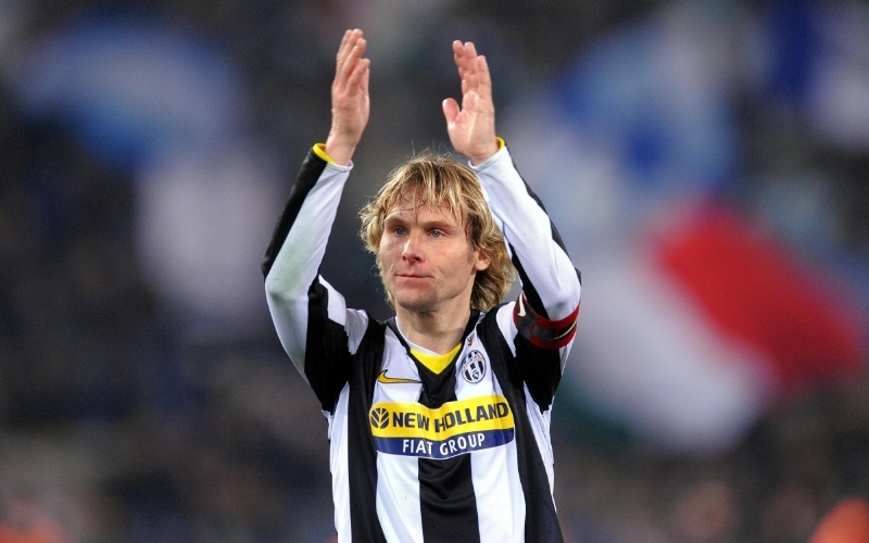 Vũ điệu cuối cùng đầy kiêu hãnh của quả bóng vàng châu Âu Pavel Nedved