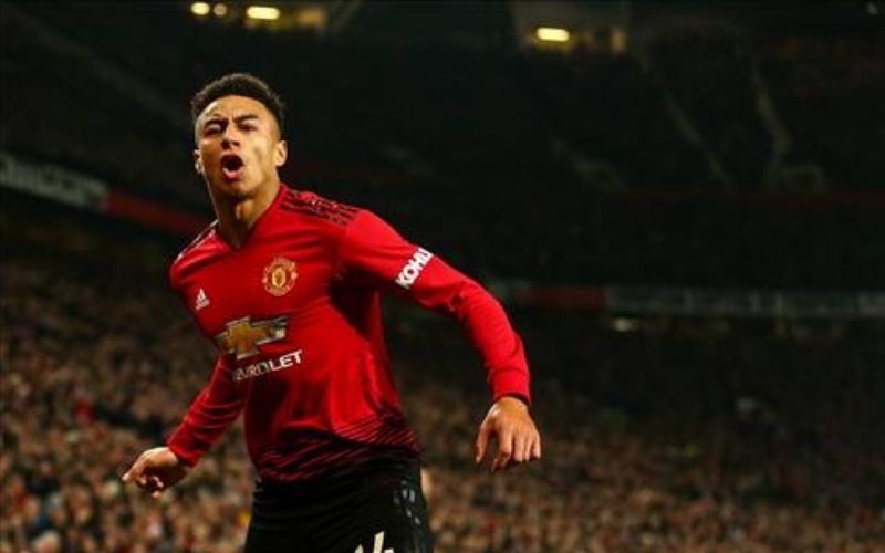 Vai trò của một Số 9 ảo (False Nine) trong bóng đá hiện đại là gì
