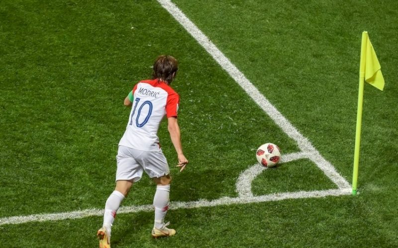 Luật phạt góc và cách bố trí khu vực cấm địa theo quy chuẩn mới
