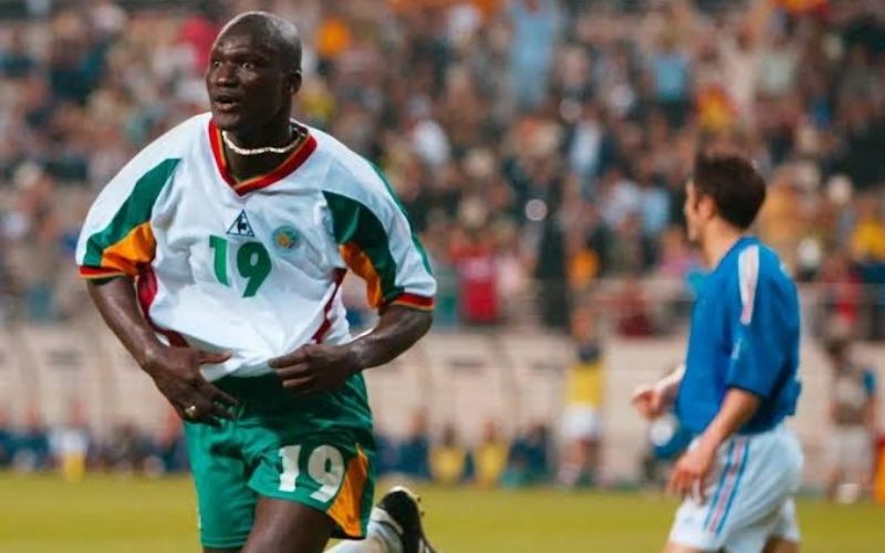 Sénégal đánh gục nhà vô địch World Cup 2002 ngay trận mở màn