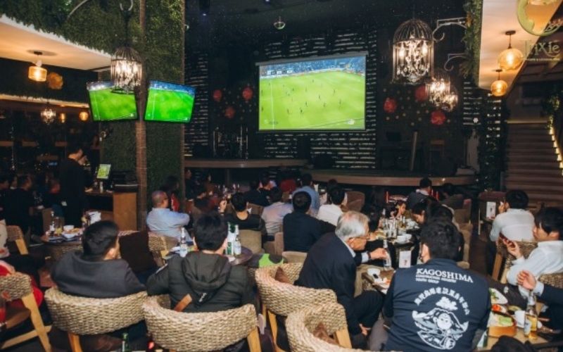 Văn hóa xem bóng đá quán cafe Nét đẹp cộng đồng gắn kết đam mê